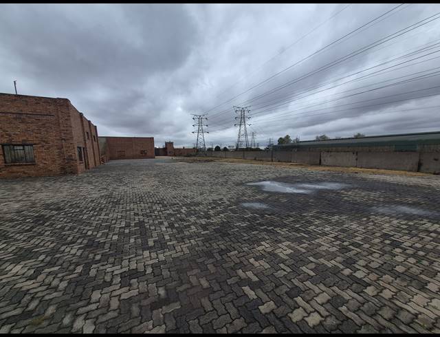 3,000M² WAREHOUSE TO LET IN BENROSE